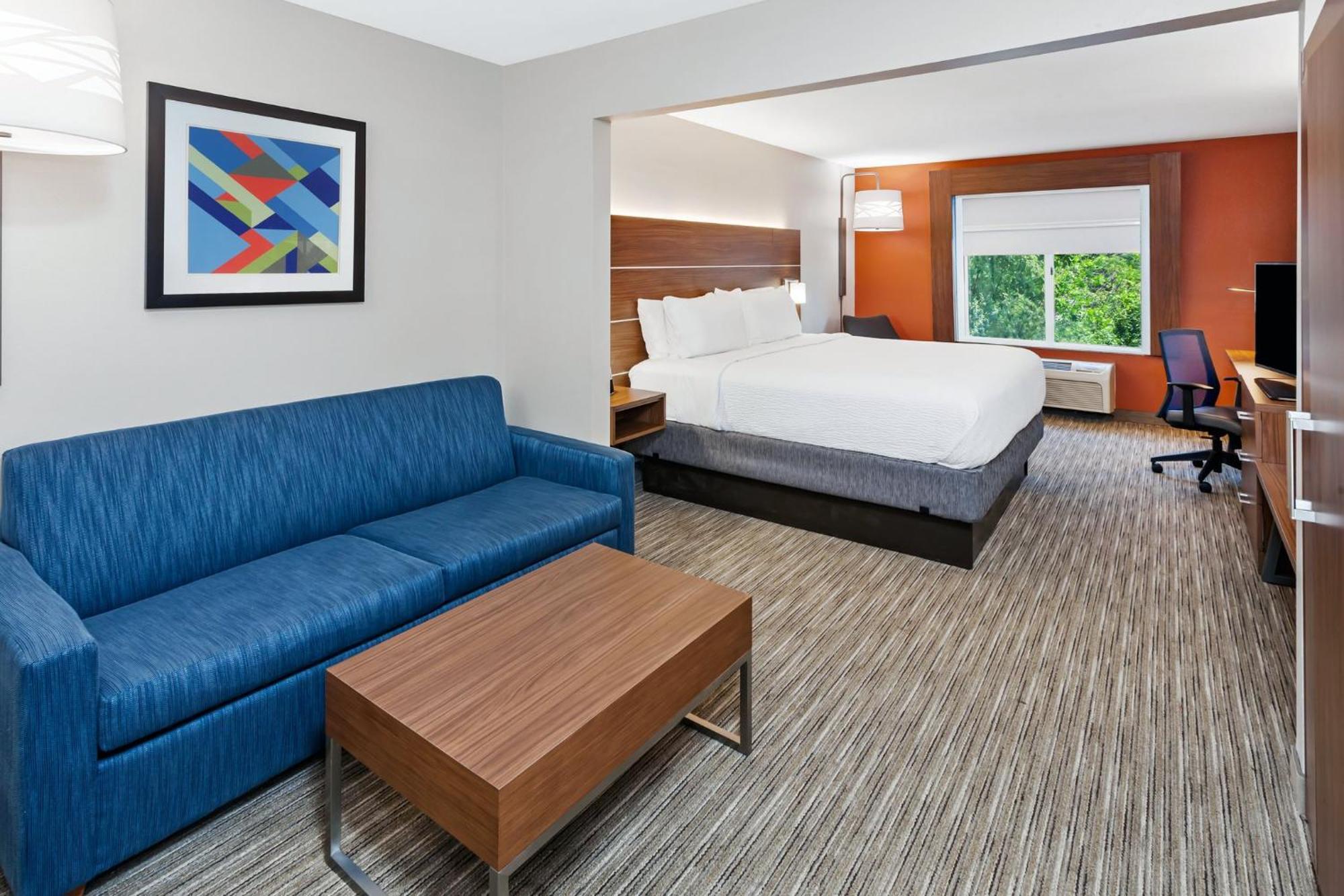 Express & Chicago South By Ihg 2* Lansing